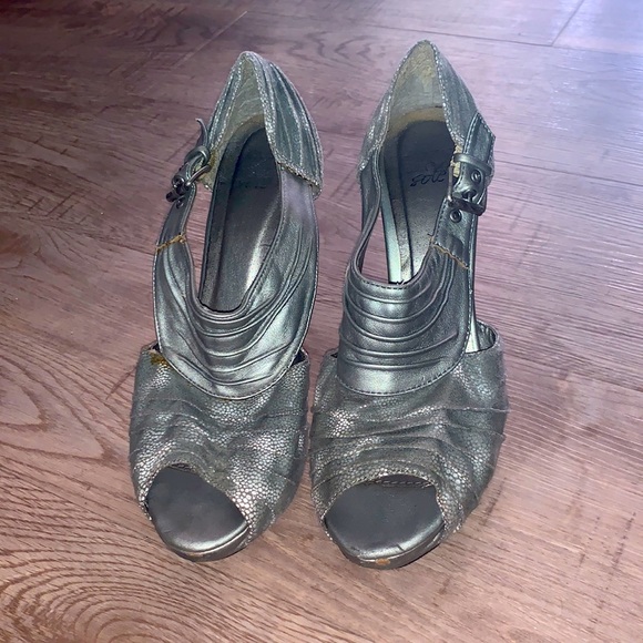 BKE Heels - Picture 2 of 4